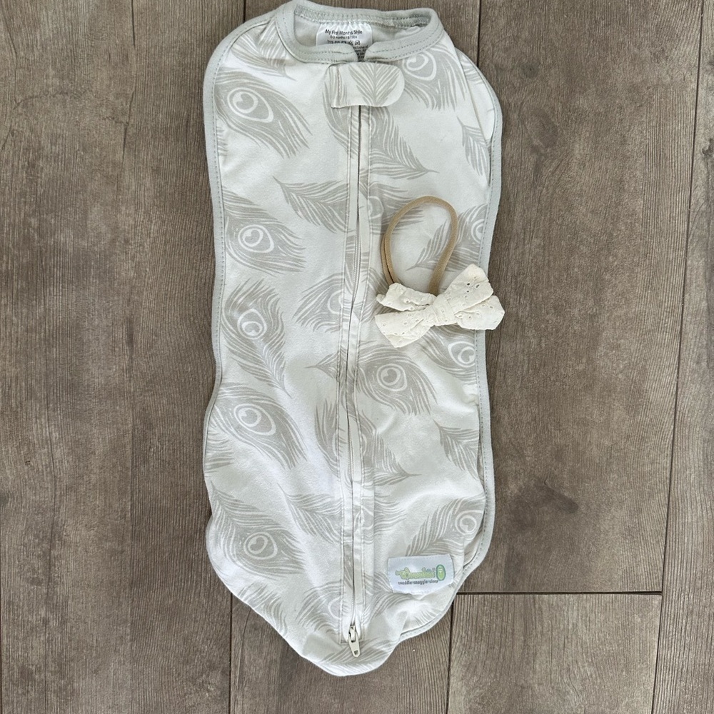 WOOMBIE Zip Sleep Sack Swaddle 0-3 months and matching hair piece